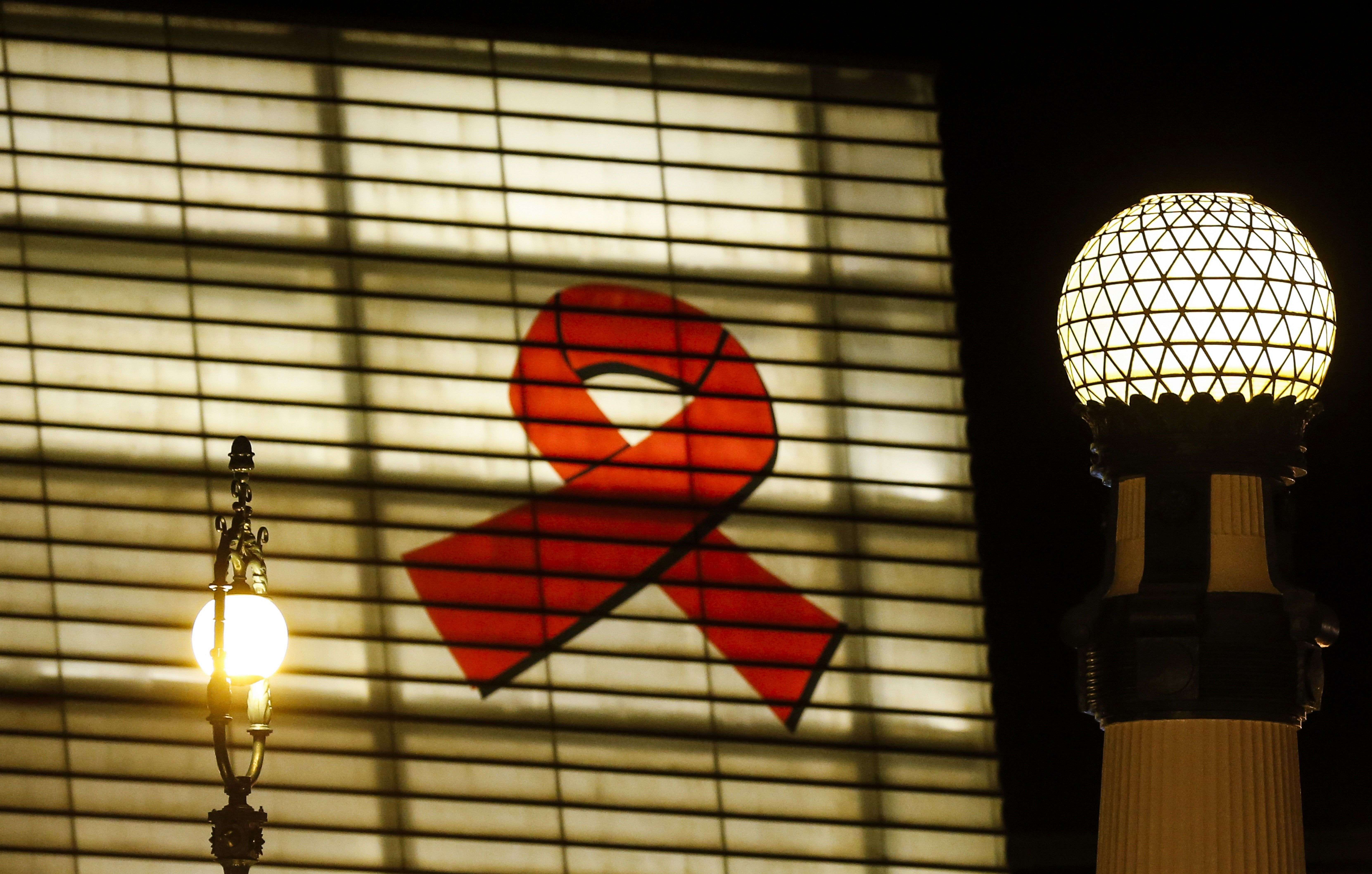 Sanitat estima que fins a 160.000 persones poden estar infectades de VIH