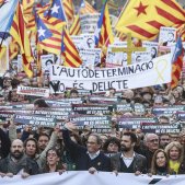 Manifestació judici proces gran via Torra Torrent Aragones Capçalera estelades - Sergi Alcàzar