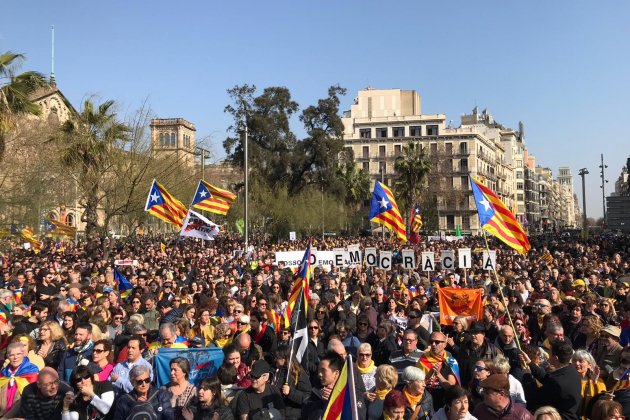 vaga 21 febrer plaça universitat el nacional carlota camps vaga 21 febrer plaça universitat el nacional carlota camps