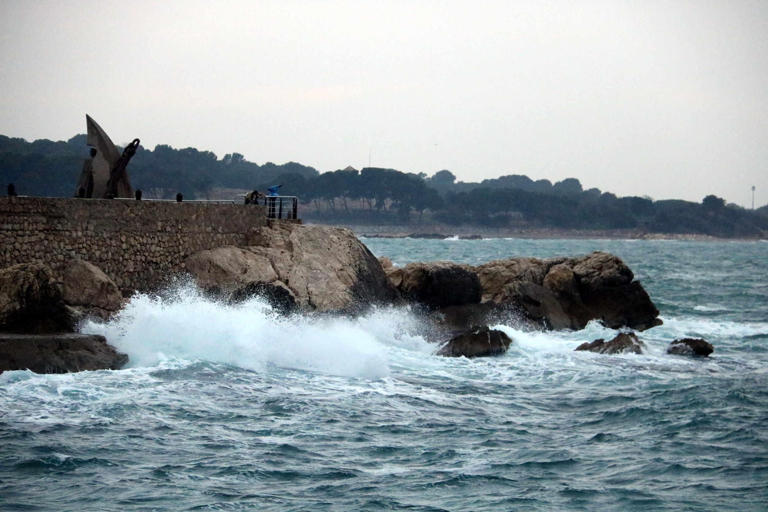 Alerta en el litoral del Empordà y la Selva por la previsión de olas de más de 2,5 metros