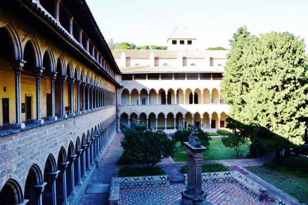 WLM14ES Claustro Real Monasterio de Pedralbes, Les Corts, Barcelona MARIA ROSA FERRE Wikipedia