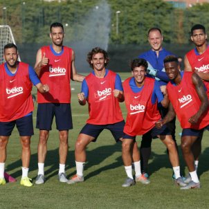 Jordi Alba Busquets Griezmann Riqui Puig Semedo Ter Stegen entrenament Barca @FCBarcelona