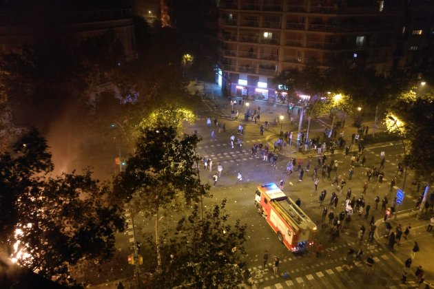 bomberos grande vía sicilia disturbios barcelona - albert malla