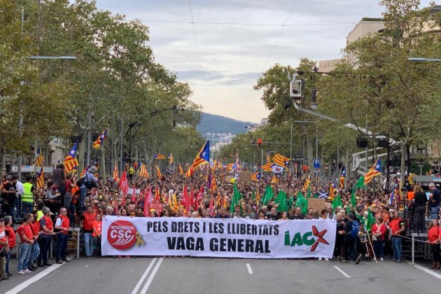 ELNACIONAL huelga general 18-0 paseo de gracia cabecera|membrete intersindical - marta lasalas ELNACIONAL huelga general 18-0 paseo de gracia cabecera|membrete intersindical - marta lasalas