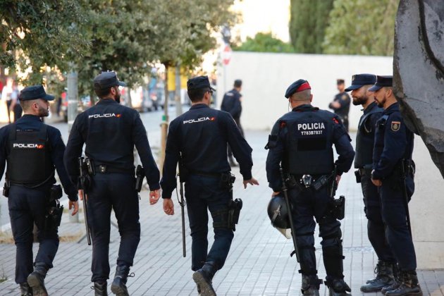 ELNACIONAL mossos policía cnp manifestacio visita rey felip vino diagonal - sergi alcazar